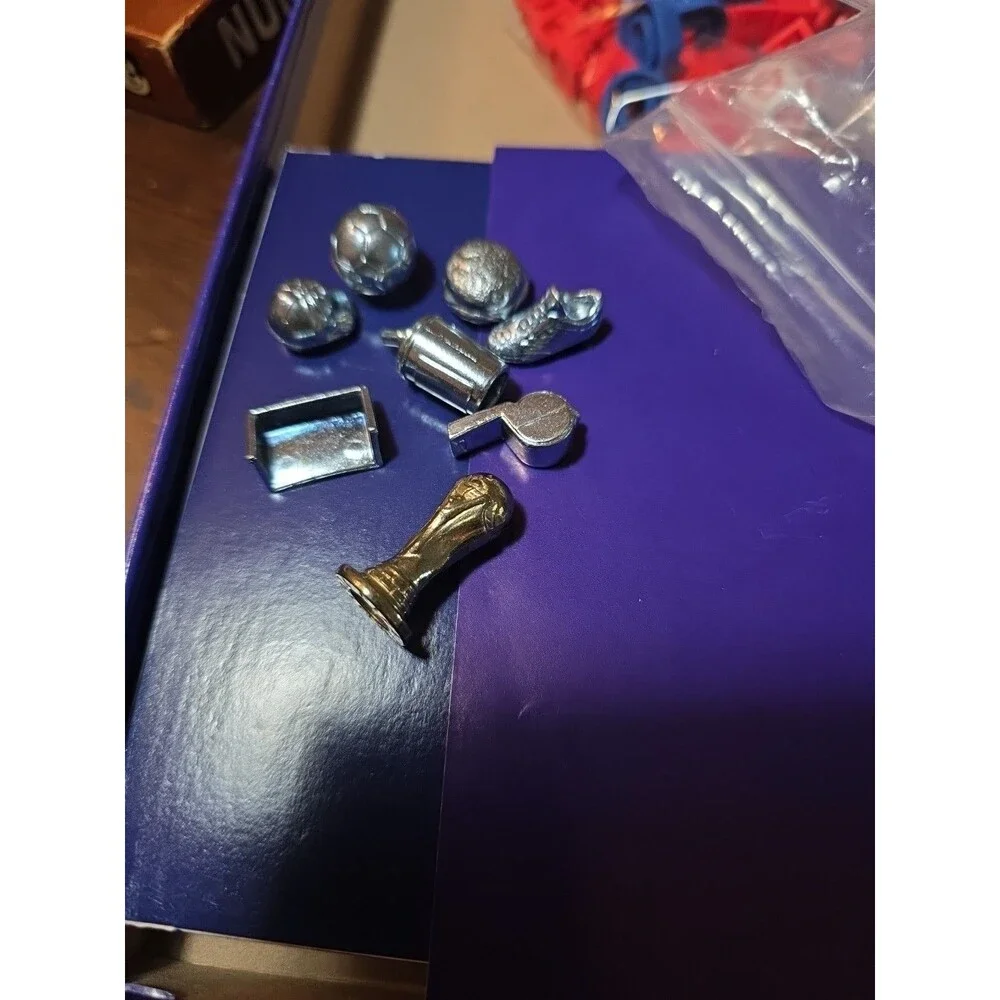 MONOPOLY Planet Earth Edition 